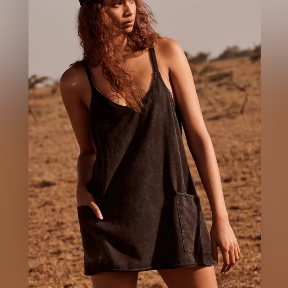 FREE PEOPLE Hot Shot Mini Dress Built In Shorts in Black NEW! - Picture 2 of 7